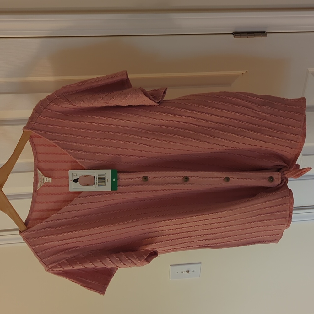NWT short-sleeved, knit summer top/sweater; button-front with tie - sz XL